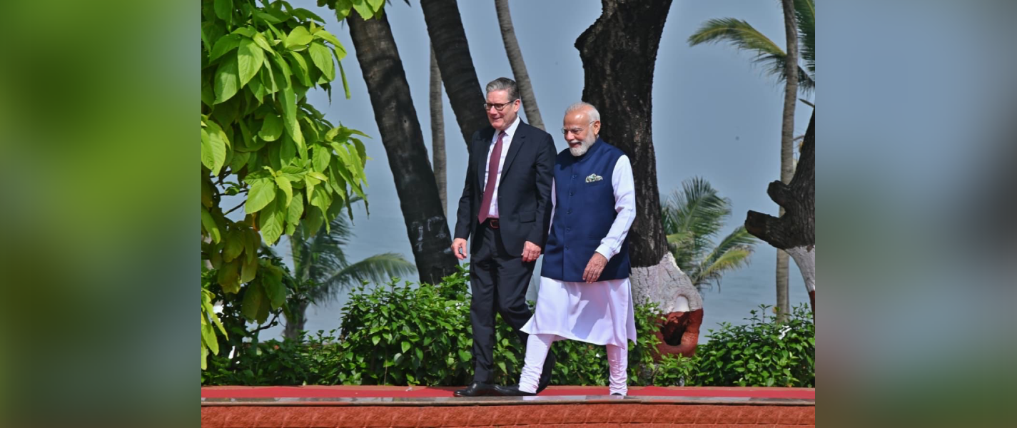 Hon'ble PMs Narendra Modi  and Keir Starmer discuss trade linkages and economic ties in Mumbai