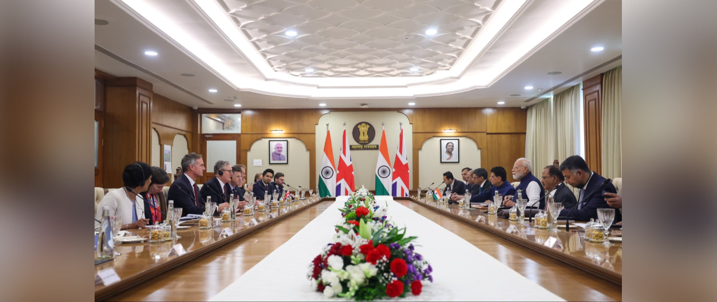 Hon'ble PMs Narendra Modi  and Keir Starmer discuss trade linkages and economic ties in Mumbai